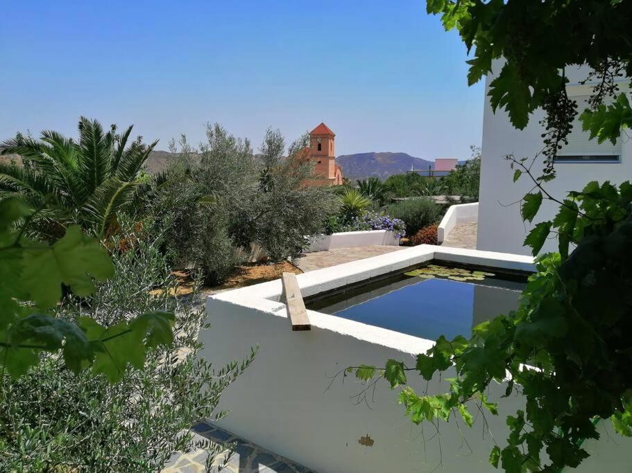 הוילה Lucainena de las Torres Casa Jardin. Vivienda Rural En Zona Tranquila. מראה חיצוני תמונה