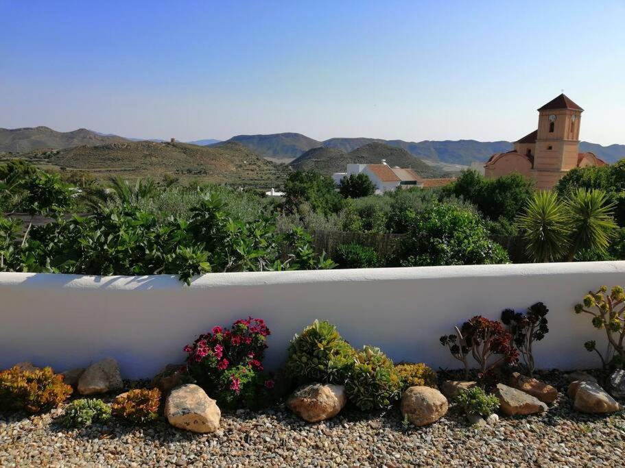 הוילה Lucainena de las Torres Casa Jardin. Vivienda Rural En Zona Tranquila. מראה חיצוני תמונה