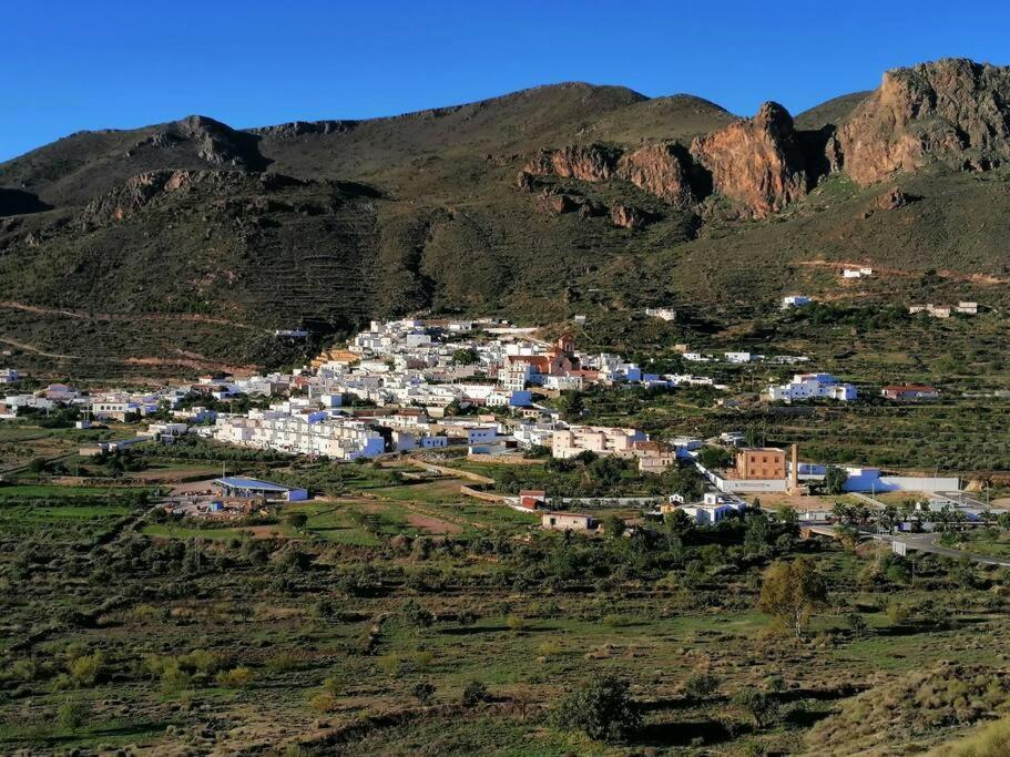 הוילה Lucainena de las Torres Casa Jardin. Vivienda Rural En Zona Tranquila. מראה חיצוני תמונה