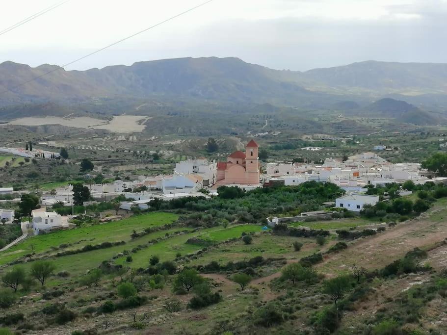 הוילה Lucainena de las Torres Casa Jardin. Vivienda Rural En Zona Tranquila. מראה חיצוני תמונה